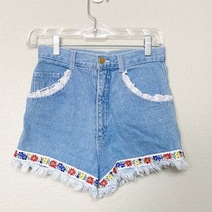 Vintage High Waisted Mom Jean Shorts Flower Trim